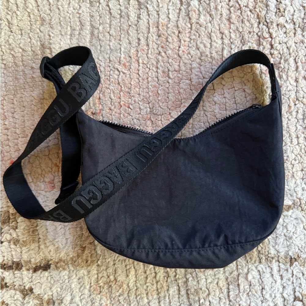 BAGGU Black Small Crescent Bag